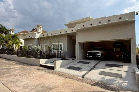Chalet de 3 dormitorios en Pattaya, Tailandia № 172952