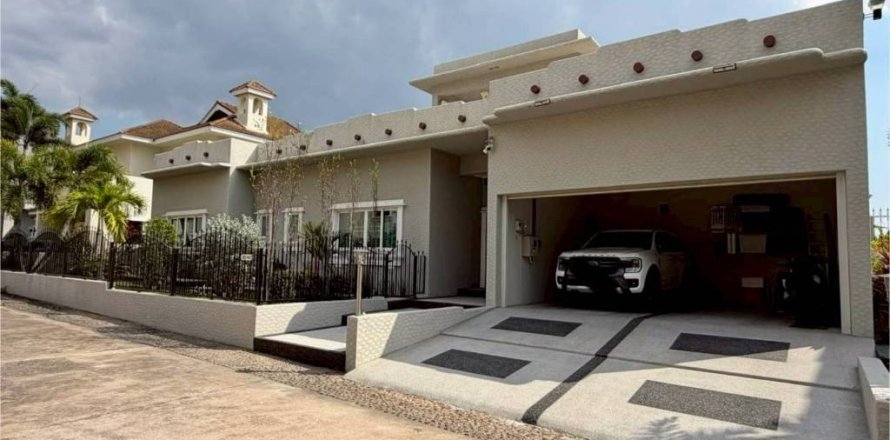 Chalet de 3 dormitorios en Pattaya, Tailandia № 172952