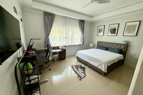 Chalet de 3 dormitorios en Pattaya, Tailandia № 172952 - foto 7