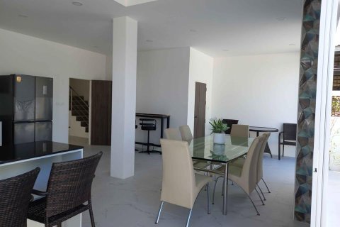 Chalet de 4 dormitorios en Pattaya, Tailandia № 150953 - foto 8