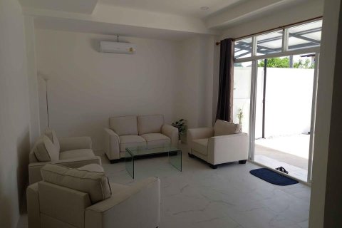 Chalet de 4 dormitorios en Pattaya, Tailandia № 150953 - foto 2