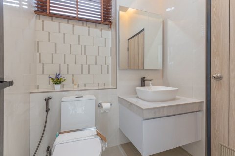 Chalet de 3 dormitorios en Pattaya, Tailandia № 150952 - foto 19