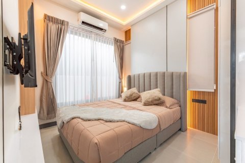 Chalet de 3 dormitorios en Pattaya, Tailandia № 150952 - foto 24
