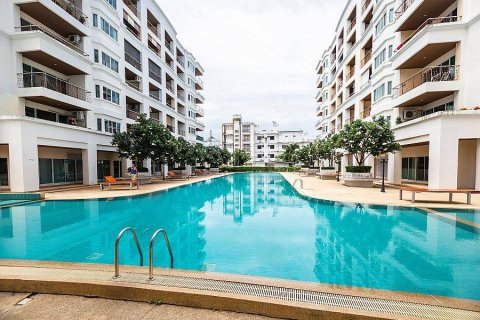 Estudio en el condominio en Jomtien Beach, Pattaya, Tailandia № 204335 - foto 15