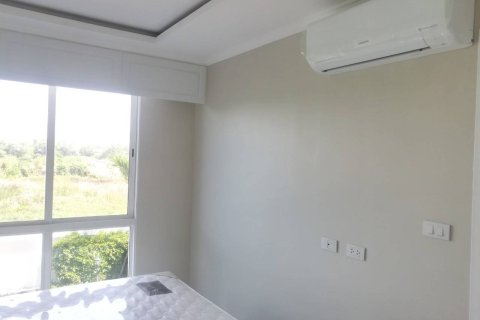 Condominio de 1 dormitorio en Jomtien Beach, Pattaya, Tailandia № 204337 - foto 2