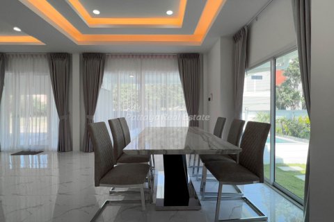 Casa de 3 dormitorios en Bang Lamung, Tailandia № 161408 - foto 4