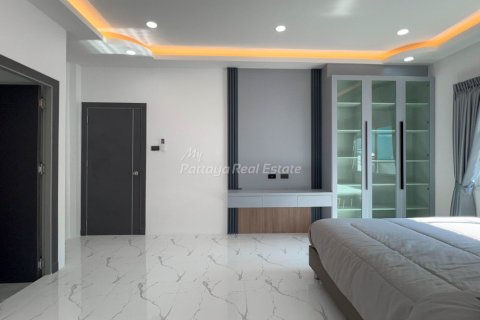 Casa de 3 dormitorios en Bang Lamung, Tailandia № 161408 - foto 10