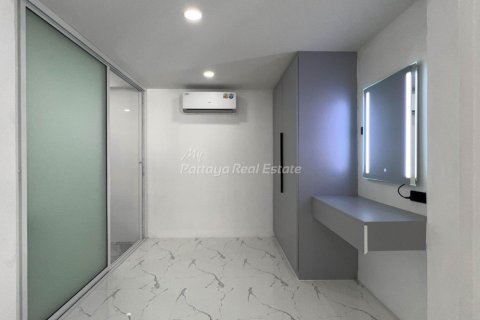 Casa de 3 dormitorios en Bang Lamung, Tailandia № 161408 - foto 17