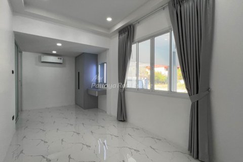 Casa de 3 dormitorios en Bang Lamung, Tailandia № 161408 - foto 16