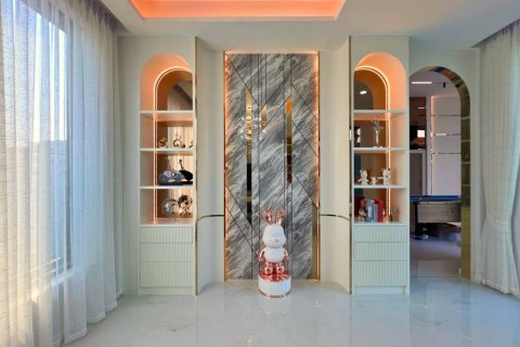 Chalet de 4 dormitorios en Pattaya, Tailandia № 157814 - foto 6