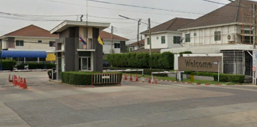 Hors-plan Pruksa Ville 44 Boromarajajonani-Pinklao à Nakhon Pathom, Thaïlande № 59369