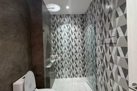 Apartamento de 2 dormitorios en Phuket, Tailandia № 137226 - foto 10