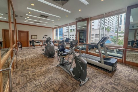 Condominio de 3 dormitorios en Bangkok, Tailandia № 143475 - foto 25