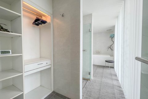 Condominio de 3 dormitorios en Bangkok, Tailandia № 143475 - foto 11