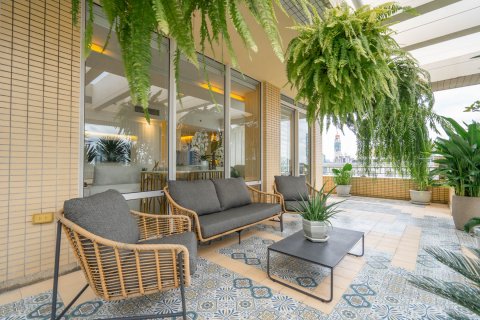 Condominio de 3 dormitorios en Bangkok, Tailandia № 143475 - foto 22