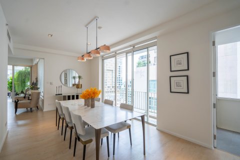 Condominio de 3 dormitorios en Bangkok, Tailandia № 143475 - foto 13