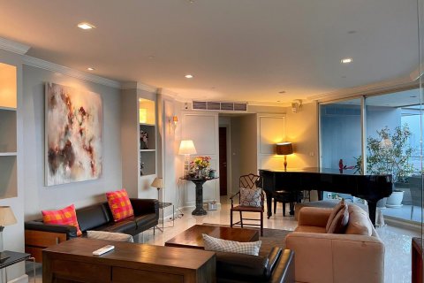 Condominio de 2 dormitorios en Sathon, Bangkok, Tailandia № 143474