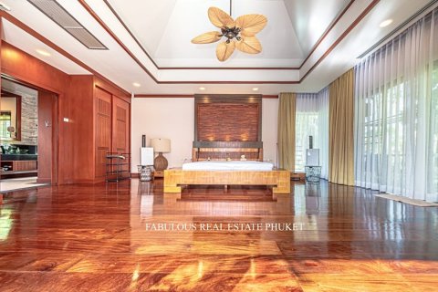 Chalet de 4 dormitorios en Rawai, Tailandia № 179644 - foto 11