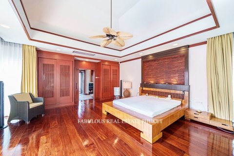 Chalet de 4 dormitorios en Rawai, Tailandia № 179644 - foto 3