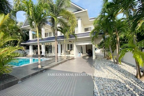 Villa in Rawai, Thailand 4 Schlafzimmer № 179645 - Foto 15