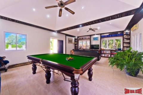 Chalet de 6 dormitorios en Chonburi, Tailandia № 203159 - foto 4