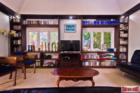 Chalet de 6 dormitorios en Chonburi, Tailandia № 203159 - foto 5
