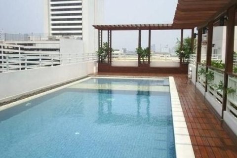 Condominio de 3 dormitorios en Watthana, Bangkok, Tailandia № 154928 - foto 8