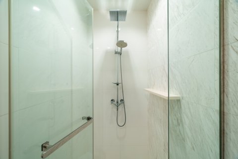 Condo in Watthana, Bangkok, Thailand, 2 bedrooms  № 154929 - photo 18