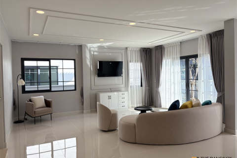 House in Bangkok, Thailand 4 bedrooms № 190295 - photo 7