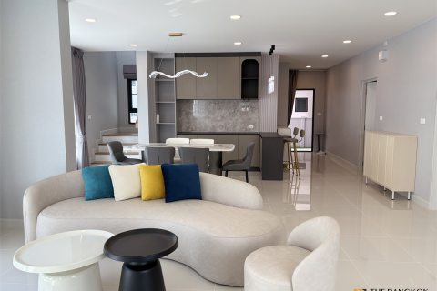 House in Bangkok, Thailand 4 bedrooms № 190295 - photo 9