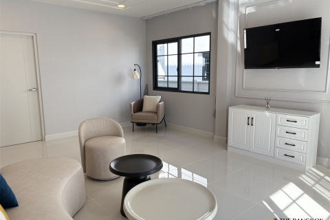 Haus in Bangkok, Thailand 4 Schlafzimmer № 190295