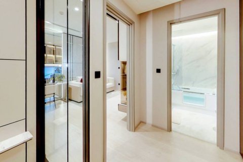 Condominio de 1 dormitorio en Khlong Toei, Bangkok, Tailandia № 176806 - foto 7