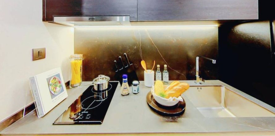 Condominio de 1 dormitorio en Khlong Toei, Bangkok, Tailandia № 176806