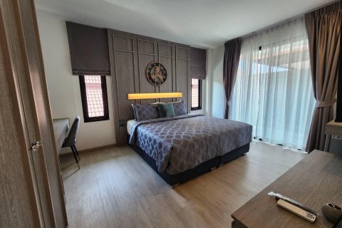 Chalet de 4 dormitorios en Kathu, Tailandia № 171160 - foto 13