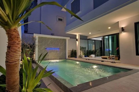 Chalet de 4 dormitorios en Kathu, Tailandia № 171160 - foto 17