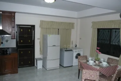 Adosado de 2 dormitorios en Kathu, Tailandia № 171158 - foto 3