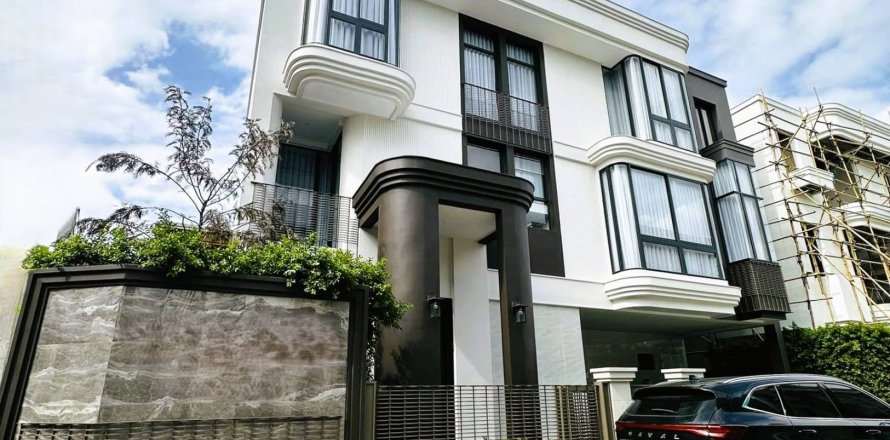 Haus in Bangkok, Thailand 5 Schlafzimmer № 180806