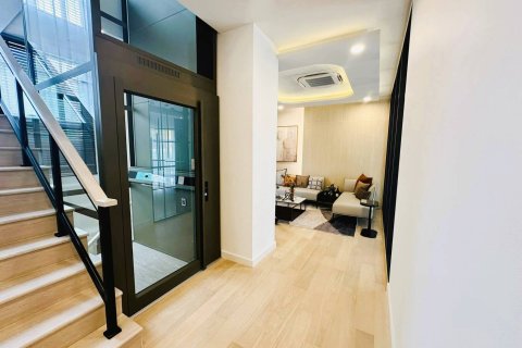 Haus in Bangkok, Thailand 5 Schlafzimmer № 180806 - Foto 3