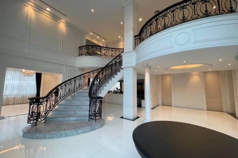 Casa de 13 dormitorios en Bangkok, Tailandia № 180801 - foto 9