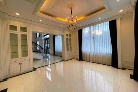 Casa de 13 dormitorios en Bangkok, Tailandia № 180801 - foto 16