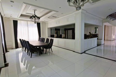Casa de 13 dormitorios en Bangkok, Tailandia № 180801 - foto 12