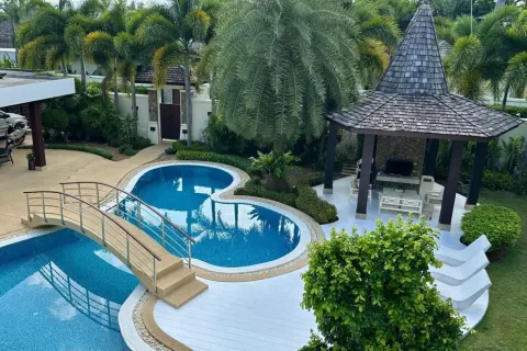 Chalet de 4 dormitorios en Phuket, Tailandia № 190730