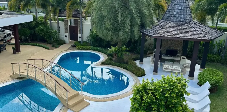 Chalet de 4 dormitorios en Phuket, Tailandia № 190730