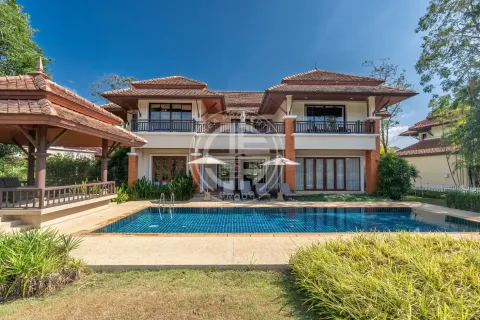 Chalet de 4 dormitorios en Bang Tao, Tailandia № 190727 - foto 12