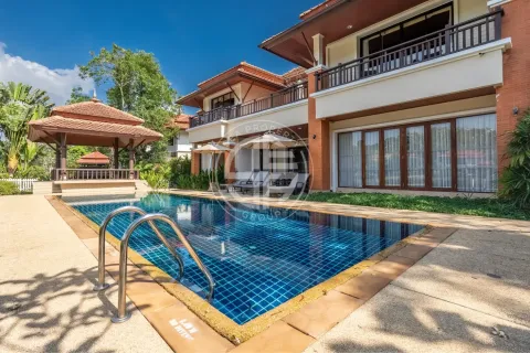 Chalet de 4 dormitorios en Bang Tao, Tailandia № 190727 - foto 11