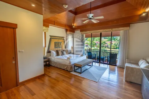 Chalet de 4 dormitorios en Bang Tao, Tailandia № 190727 - foto 6