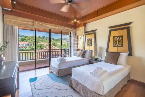 Chalet de 4 dormitorios en Bang Tao, Tailandia № 190727 - foto 8