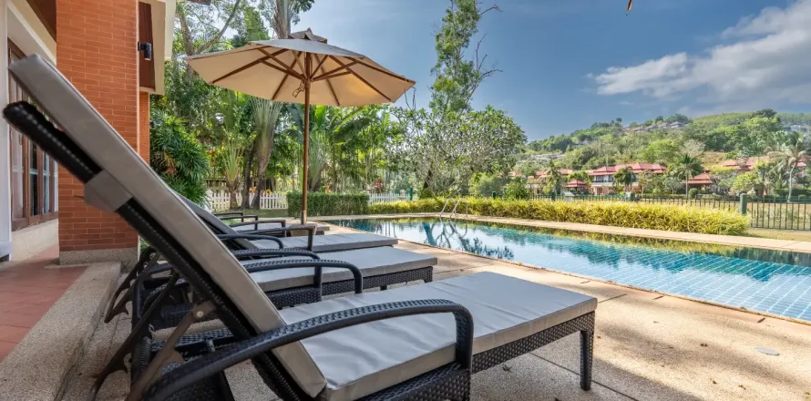 Chalet de 4 dormitorios en Bang Tao, Tailandia № 190727