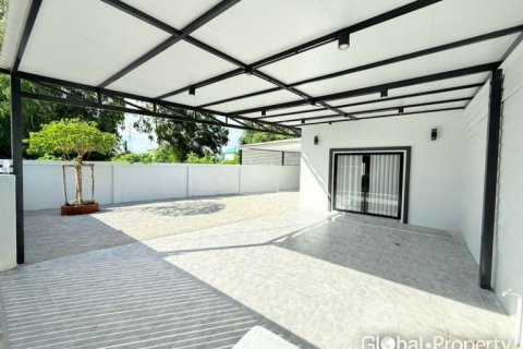 Casa de 3 dormitorios en Pattaya, Tailandia № 232980 - foto 4