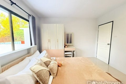 Casa de 3 dormitorios en Pattaya, Tailandia № 232980 - foto 16